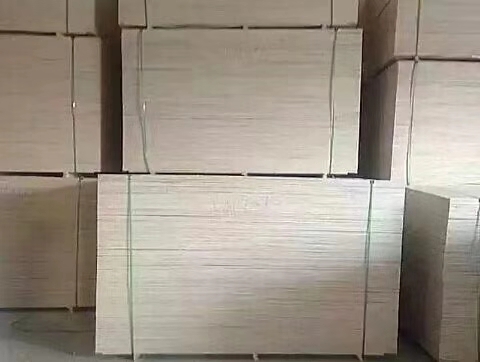 在運輸異形膠合板時我們應該注意哪幾點? 在運輸異形膠合板時我們應該注意哪幾點?